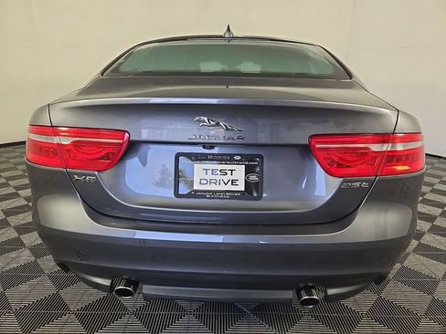 Used 2019 Jaguar XE Premium image 6