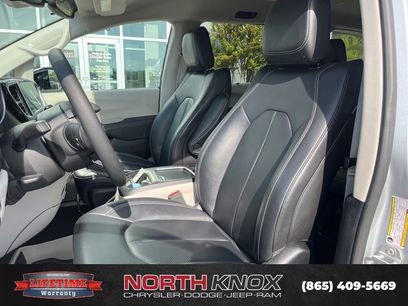 Used 2024 Chrysler Pacifica Touring-L