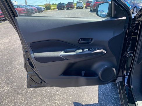 New 2025 Nissan Kicks Play S image 12