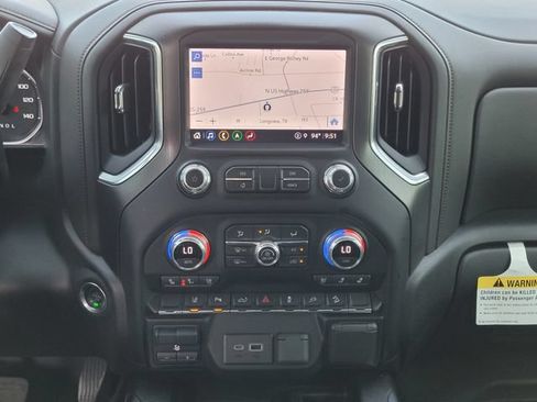 Used 2022 GMC Sierra 2500 AT4 w/ AT4 Preferred Package AWD/4WD image 15