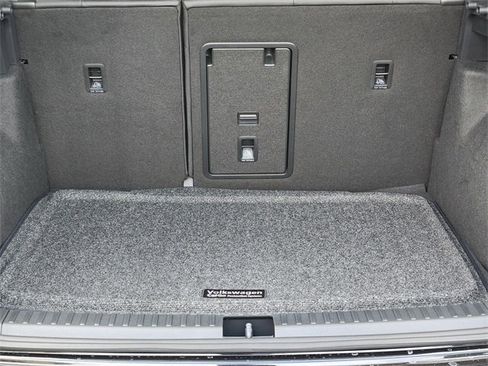 New 2025 Volkswagen Taos SE image 29