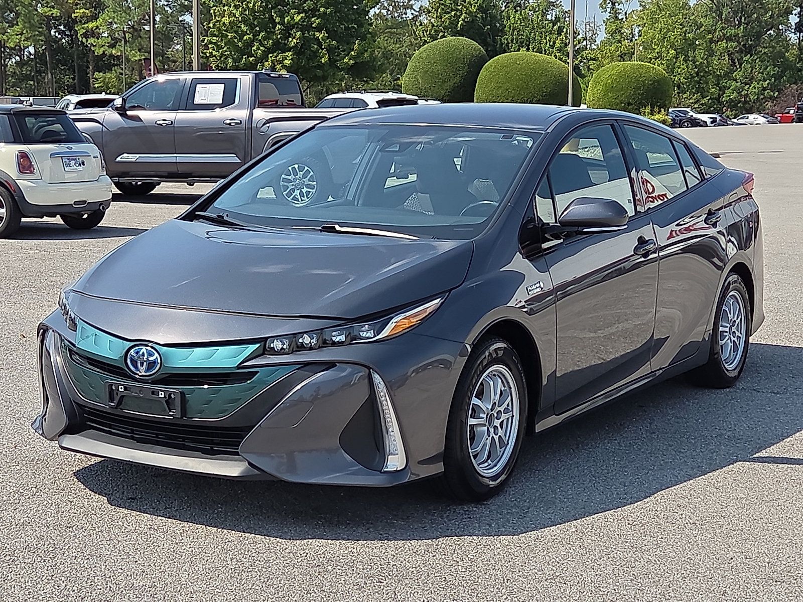 Used 2018 Toyota Prius Prime Plus FWD image 2