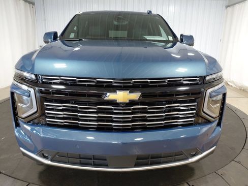 Certified 2026 Chevrolet Suburban High Country AWD/4WD image 12