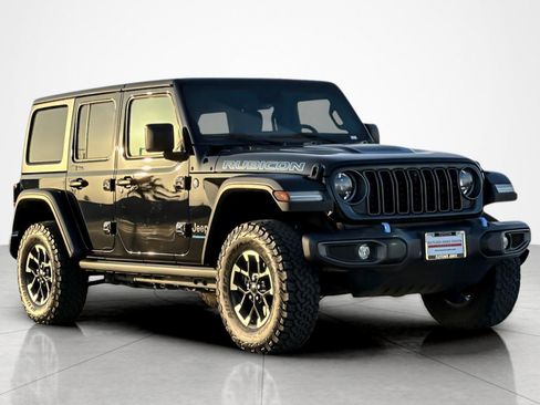 Used 2024 Jeep Wrangler Unlimited Rubicon 4xe w/ Technology Group image 7