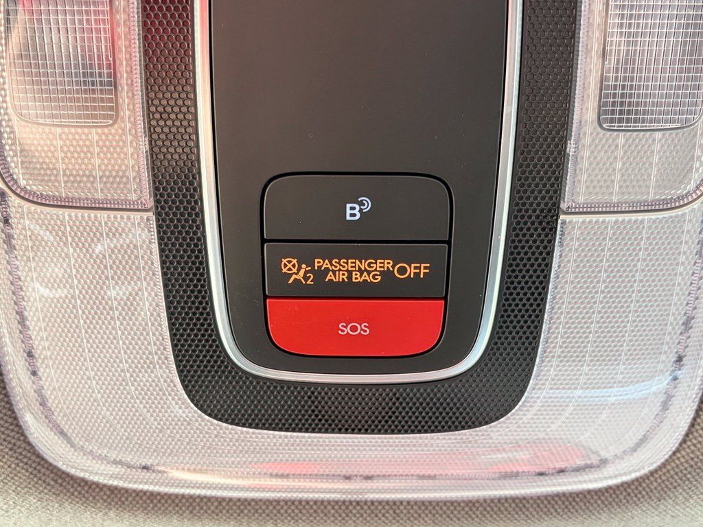 Used 2024 Hyundai Elantra SEL FWD image 28