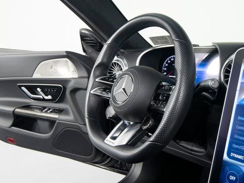 Used 2022 Mercedes-Benz SL 63 AMG 4MATIC image 30