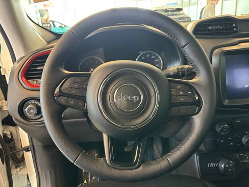 Used 2022 Jeep Renegade Trailhawk AWD/4WD image 17