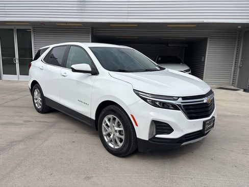 Used 2024 Chevrolet Equinox LT FWD image 3