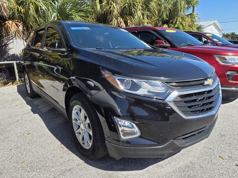 Used 2021 Chevrolet Equinox LT FWD image 2