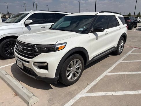 Used 2024 Ford Explorer XLT w/ Equipment Group 202A RWD image 2