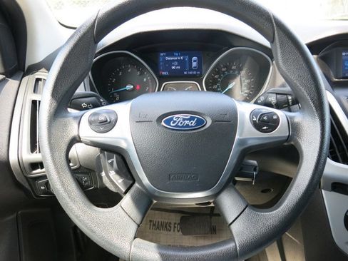 Used 2014 Ford Focus SE FWD image 25