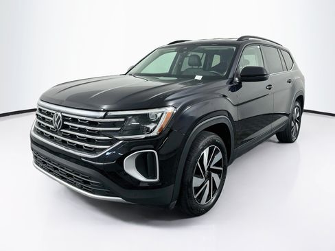 Used 2025 Volkswagen Atlas SE FWD image 3