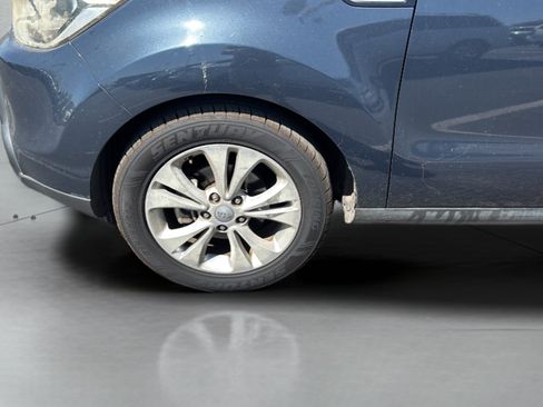 Used 2014 Kia Soul + FWD image 36