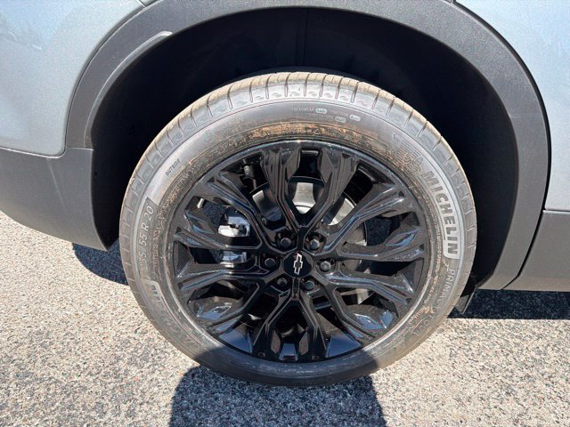 New 2026 Chevrolet Blazer LT w/ LPO, Black Sport Package FWD image 17