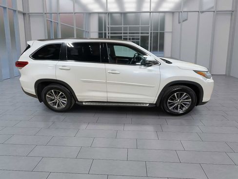 Used 2017 Toyota Highlander XLE w/ Protection Package #3 image 9