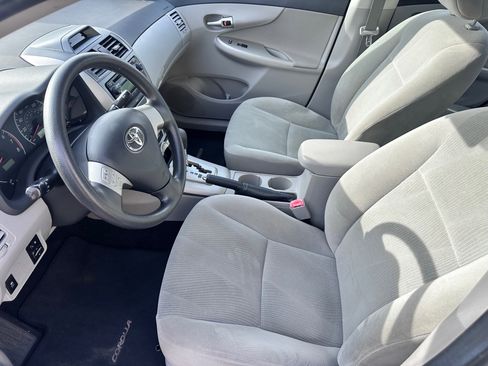 Used 2012 Toyota Corolla LE image 5