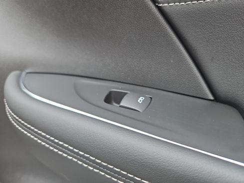 Used 2023 Buick Envision Essence FWD image 20