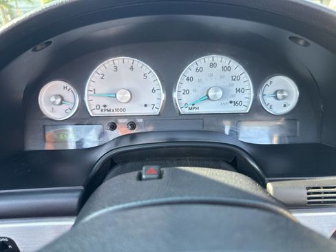 Used 2003 Ford Thunderbird image 38