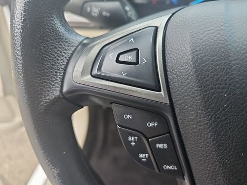 Used 2020 Ford Fusion SE FWD image 16
