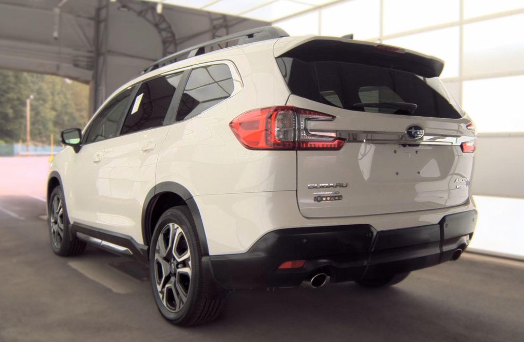 Used 2025 Subaru Ascent Limited w/ Popular Package #2 AWD/4WD image 6
