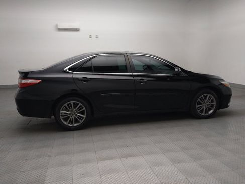 Used 2017 Toyota Camry SE image 10