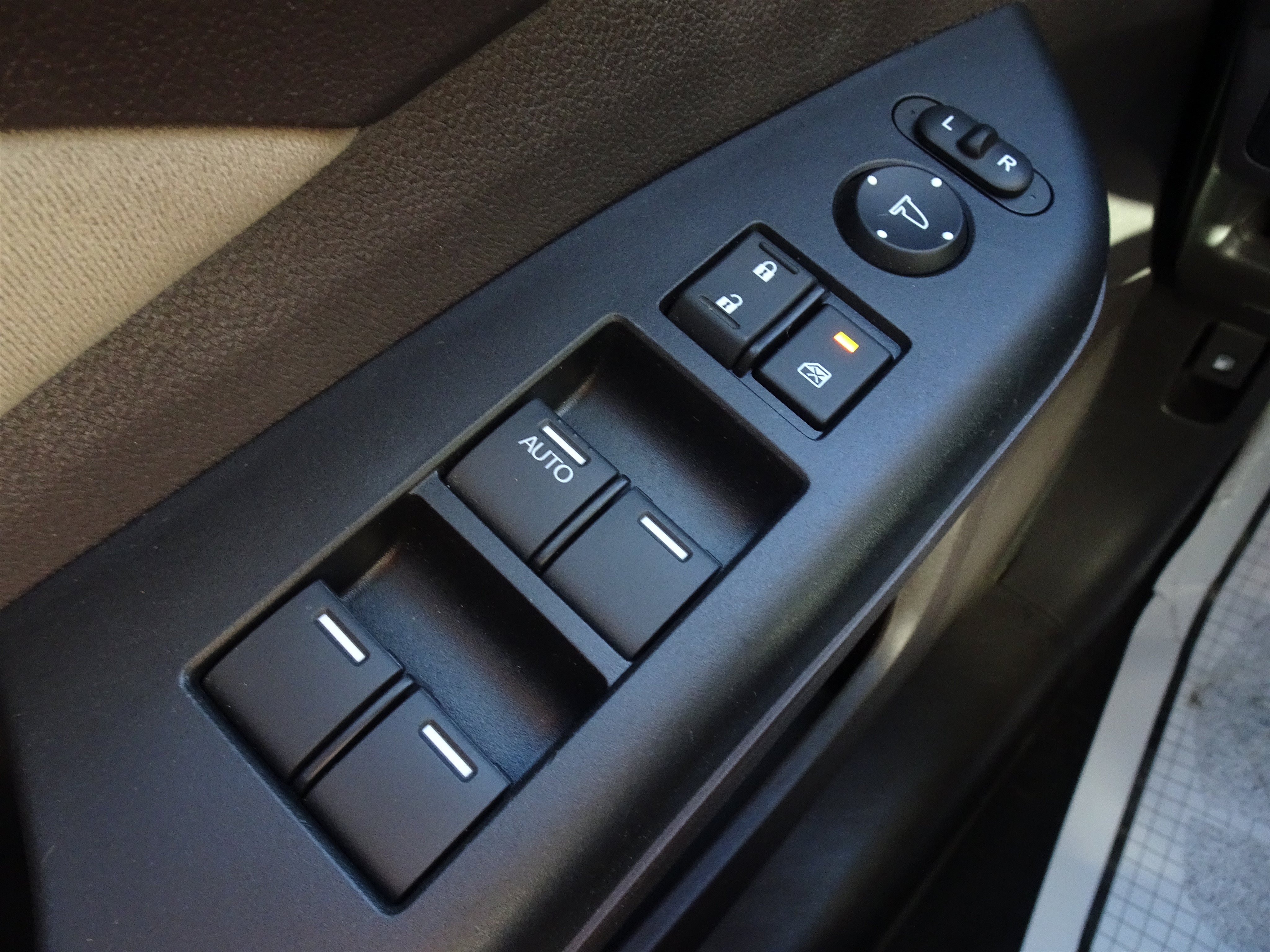 Used 2014 Honda CR-V EX image 25