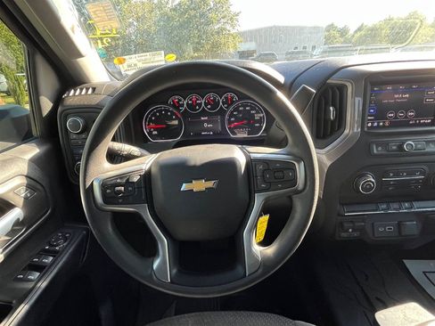 Used 2021 Chevrolet Silverado 2500 Custom w/ Custom Value Package AWD/4WD image 5