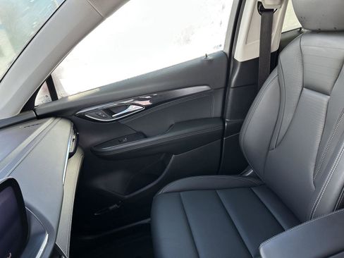 Used 2025 Buick Envision Preferred image 32