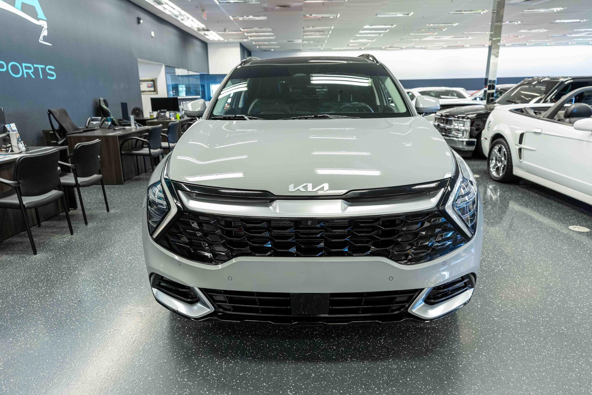 Used 2023 Kia Sportage SX FWD image 2