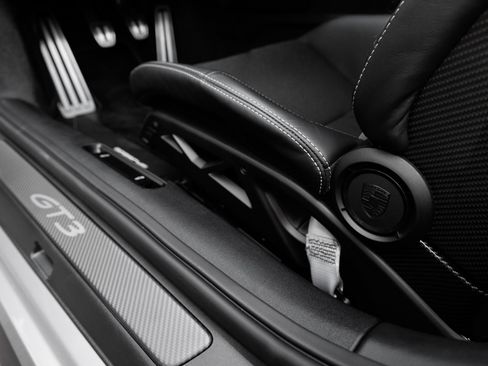 Certified 2026 Porsche 911 GT3 RWD image 16