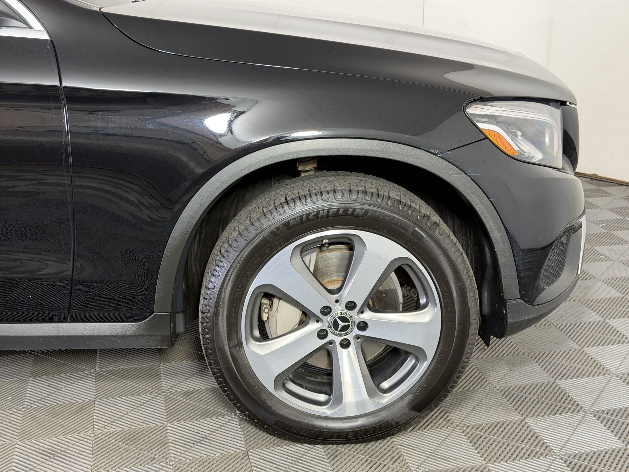 Used 2019 Mercedes-Benz GLC 300 4MATIC image 13