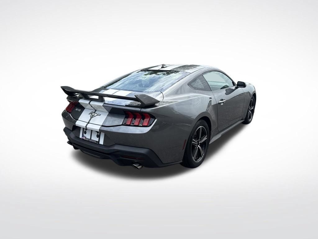 Used 2025 Ford Mustang Coupe RWD image 5