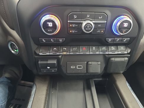 Used 2022 GMC Sierra 1500 Denali w/ Denali Reserve Package image 43