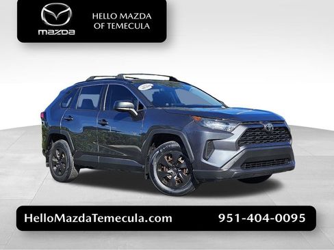Used 2019 Toyota RAV4 LE image 1