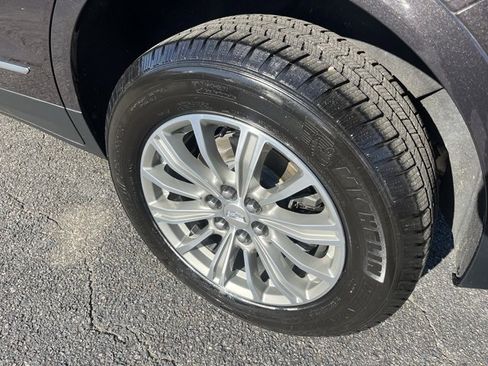 Used 2018 Cadillac XT5 Luxury w/ Driver Awareness Package image 31