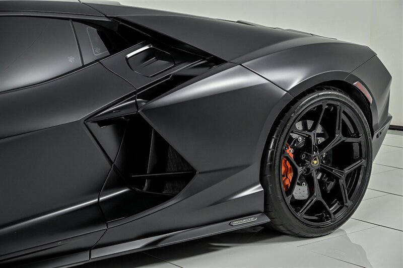 Used 2024 Lamborghini Revuelto AWD/4WD image 13