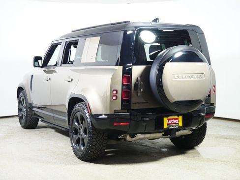 Used 2024 Land Rover Defender 110 X-Dynamic SE image 5