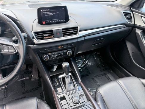 Used 2017 MAZDA MAZDA3 Touring image 11