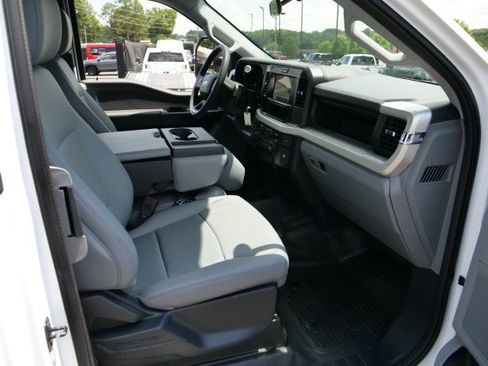 Used 2025 Ford F250 XL RWD image 33