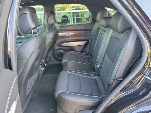 Used 2024 Genesis GV70 2.5T w/ Sport Prestige Package image 16