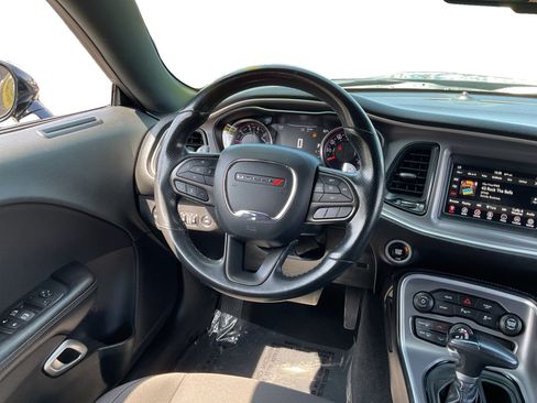 Used 2022 Dodge Challenger GT AWD/4WD image 10