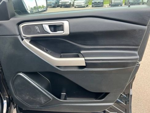 Used 2023 Ford Explorer XLT w/ Equipment Group 202A AWD/4WD image 10