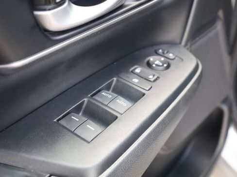 Used 2022 Honda CR-V Touring image 17