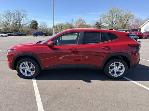 New 2026 Chevrolet Trax LS w/ LS Convenience Package FWD image 11