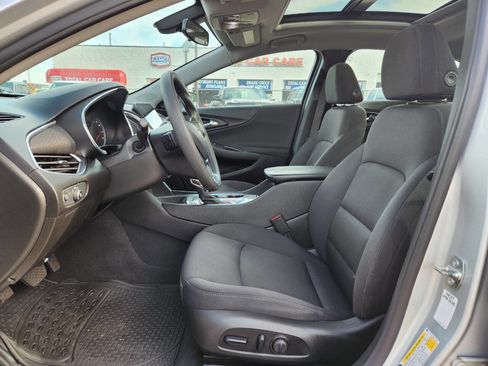 Used 2021 Chevrolet Malibu LT image 12