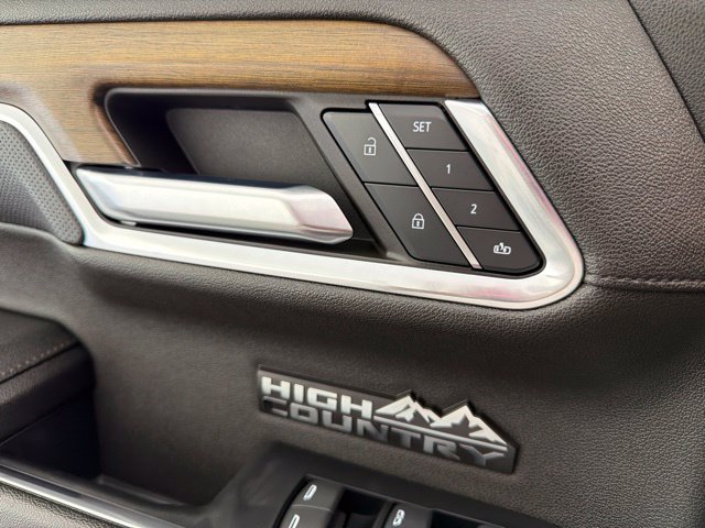 Used 2024 Chevrolet Silverado 1500 High Country w/ High Country Premium Package AWD/4WD image 32