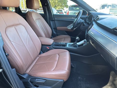 Used 2020 Audi Q3 2.0T Premium w/ Convenience Package image 32