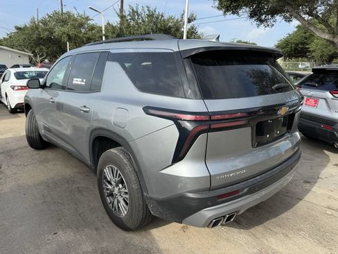 Used 2024 Chevrolet Traverse LT FWD image 7