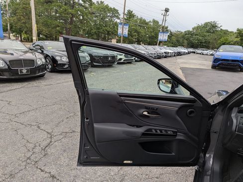 Used 2022 Lexus ES 350 w/ Premium Package FWD image 11
