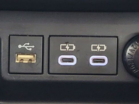 Certified 2023 Toyota Highlander XLE image 24